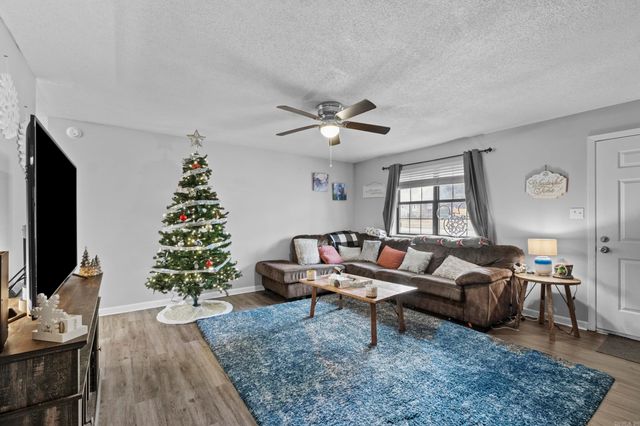 905 W Center Avenue, Searcy, AR 72143