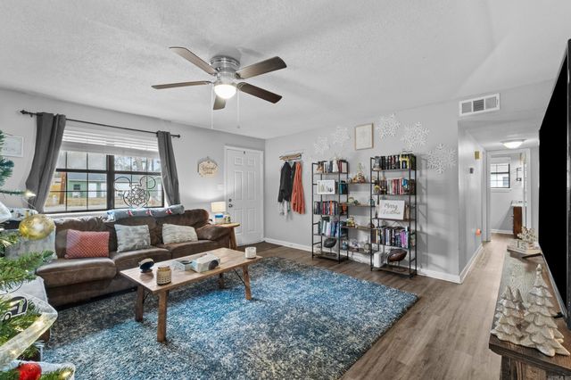 905 W Center Avenue, Searcy, AR 72143