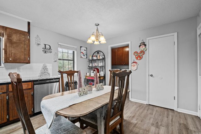 905 W Center Avenue, Searcy, AR 72143