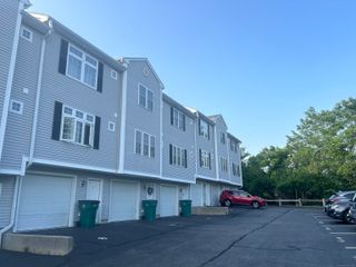 8 Paddock Lane 8, Norwich, CT 06360