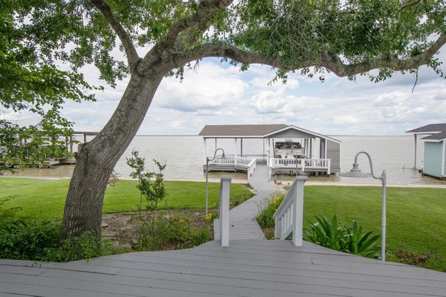 341 Sam Houston Loop, Point Blank, TX 77364