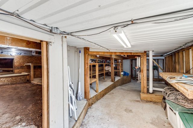341 Sam Houston Loop, Point Blank, TX 77364