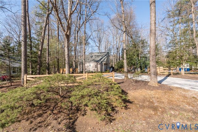 8603 Eastwood Ct, North Chesterfield, VA 23236