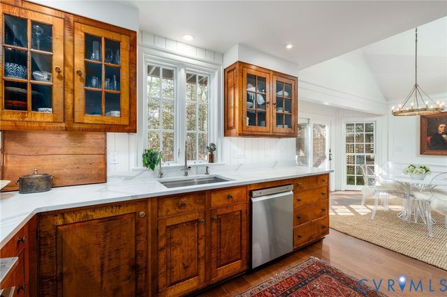 8603 Eastwood Ct, North Chesterfield, VA 23236