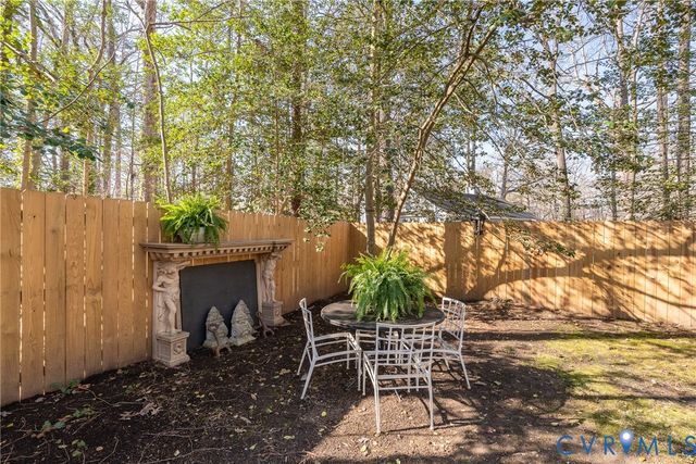 8603 Eastwood Ct, North Chesterfield, VA 23236