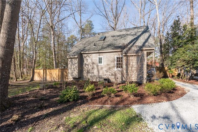 8603 Eastwood Ct, North Chesterfield, VA 23236