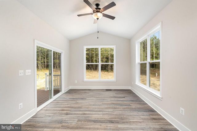 28 STAGECOACH RD, Fredericksburg, VA 22405