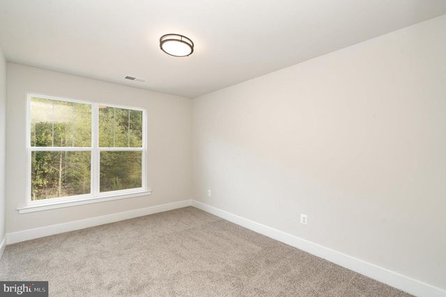 28 STAGECOACH RD, Fredericksburg, VA 22405