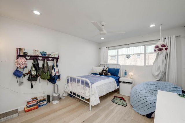 400 E 30th ST 105, Austin, TX 78705