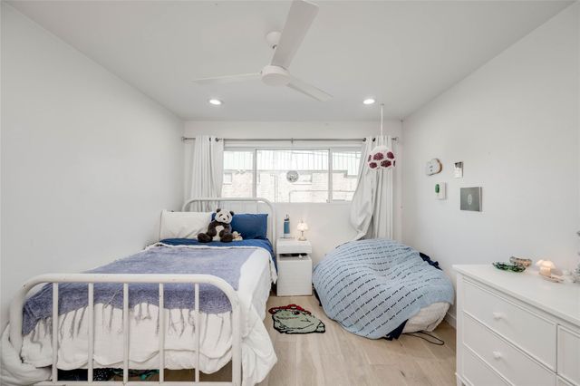 400 E 30th ST 105, Austin, TX 78705