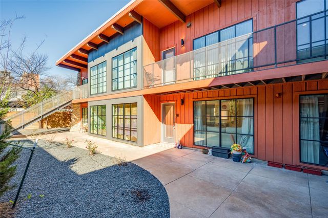 400 E 30th ST 105, Austin, TX 78705
