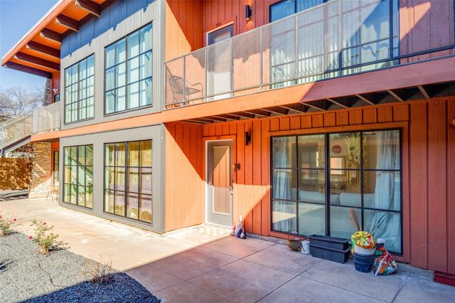 400 E 30th ST 105, Austin, TX 78705