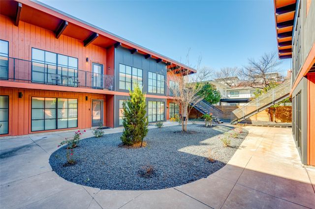 400 E 30th ST 105, Austin, TX 78705
