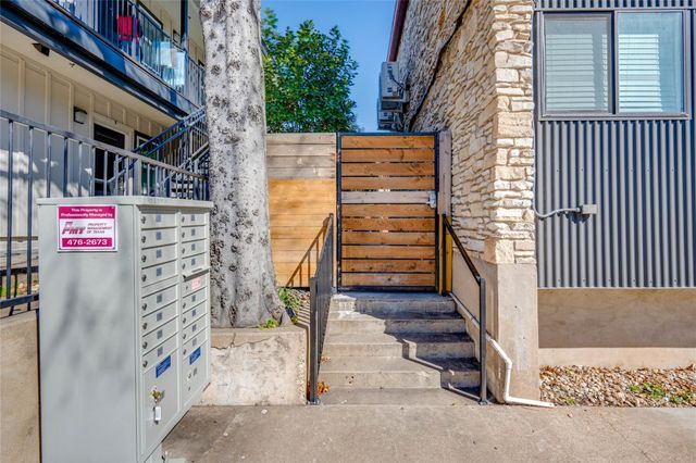 400 E 30th ST 105, Austin, TX 78705