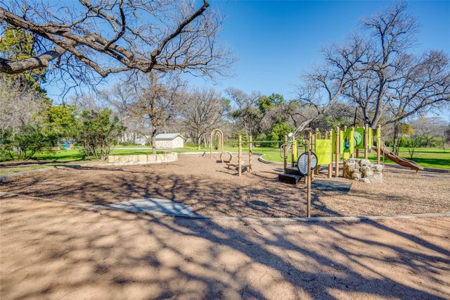 400 E 30th ST 105, Austin, TX 78705