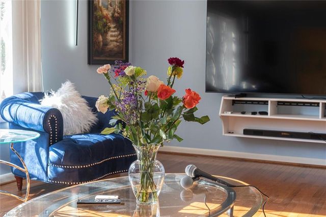 1016 Shalimar Drive, High Point, NC 27262