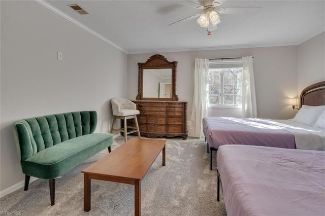 1016 Shalimar Drive, High Point, NC 27262