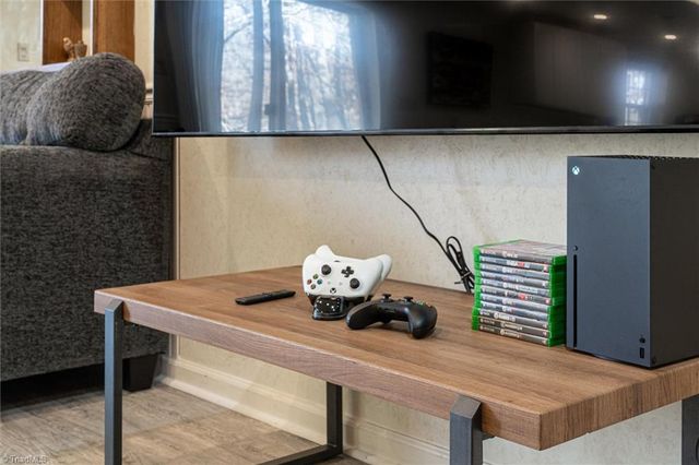 1016 Shalimar Drive, High Point, NC 27262