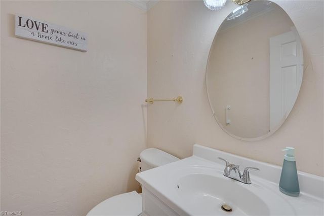 1016 Shalimar Drive, High Point, NC 27262