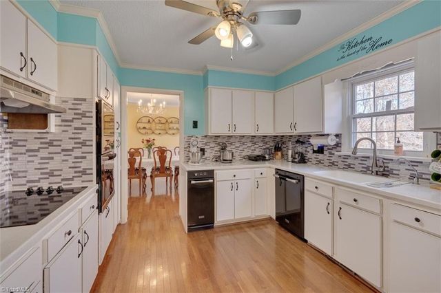 1016 Shalimar Drive, High Point, NC 27262