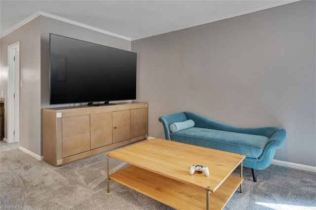 1016 Shalimar Drive, High Point, NC 27262