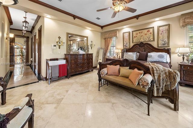 4501 N Bay Rd, Miami Beach, FL 33140