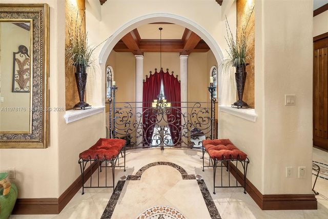 4501 N Bay Rd, Miami Beach, FL 33140