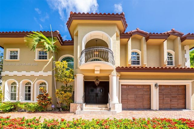 4501 N Bay Rd, Miami Beach, FL 33140