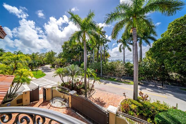 4501 N Bay Rd, Miami Beach, FL 33140