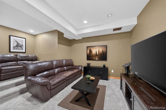 2076 Shore Hill Court, West Bloomfield Charter Township, MI 48323