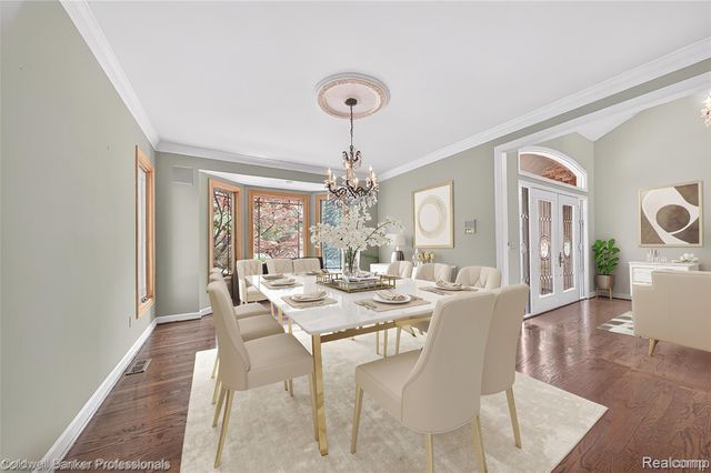 2076 Shore Hill Court, West Bloomfield Charter Township, MI 48323