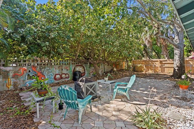 710 34TH AVENUE S, St Petersburg, FL 33705