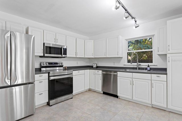 710 34TH AVENUE S, St Petersburg, FL 33705