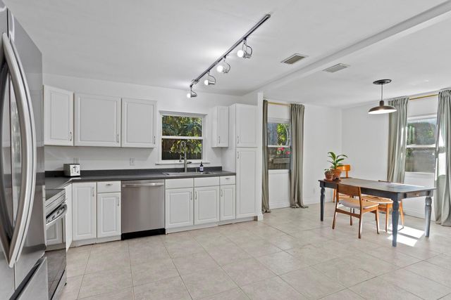 710 34TH AVENUE S, St Petersburg, FL 33705