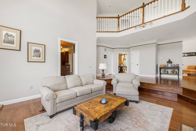 258 Cross Anchor Place, Piney Flats, TN 37686