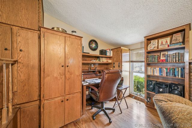 5342 S Owasso Avenue, Tulsa, OK 74105