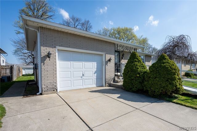 170 Castlewood Drive, Cheektowaga, NY 14227