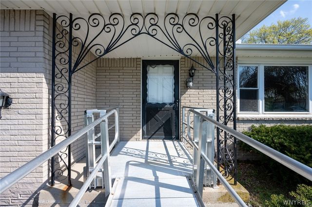 170 Castlewood Drive, Cheektowaga, NY 14227