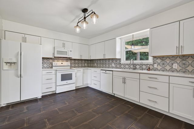 713 Hillbrook Dr, Mount Juliet, TN 37122
