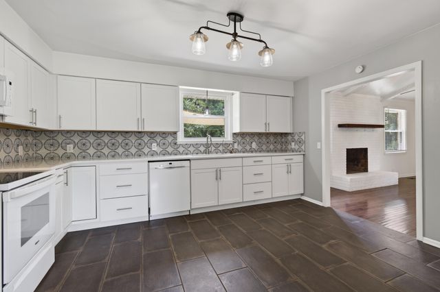 713 Hillbrook Dr, Mount Juliet, TN 37122