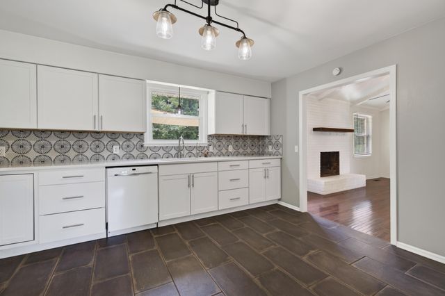 713 Hillbrook Dr, Mount Juliet, TN 37122