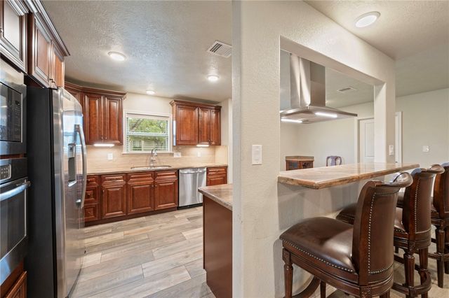 1208 Broadmoor Drive, Bryan, TX 77802