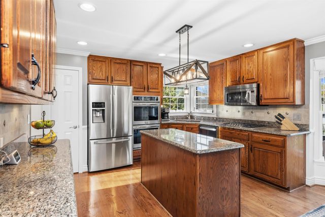 48034 Amanda Drive, Macomb, MI 48044