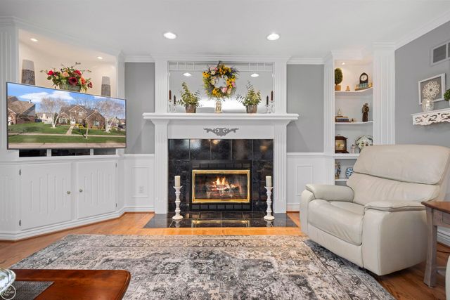 48034 Amanda Drive, Macomb, MI 48044