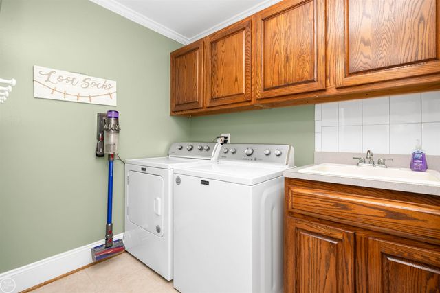 48034 Amanda Drive, Macomb, MI 48044