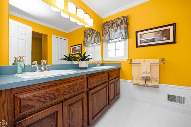 48034 Amanda Drive, Macomb, MI 48044