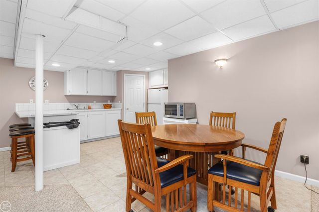 48034 Amanda Drive, Macomb, MI 48044