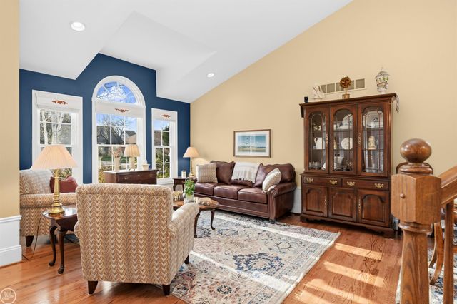 48034 Amanda Drive, Macomb, MI 48044