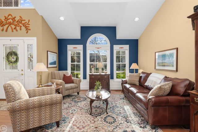 48034 Amanda Drive, Macomb, MI 48044