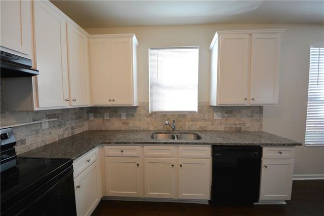 162 Daisy Circle, Mcdonough, GA 30252